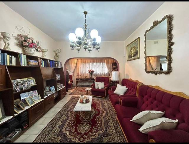 6 BEDROOM HOUSE FOR SALE IN SELECTION PARK